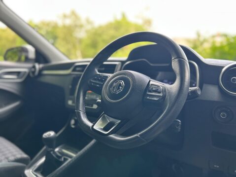MG ZS EXCITE 8