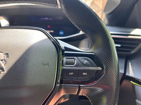 Peugeot 208 GT LINE 33