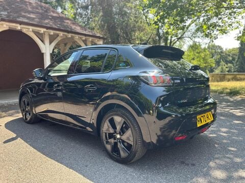 Peugeot 208 GT LINE 22