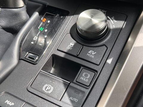 Lexus NX 300H 27