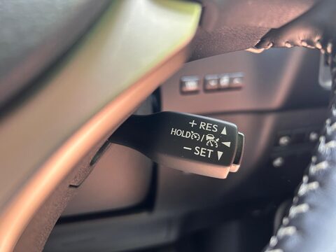 Lexus NX 300H 32