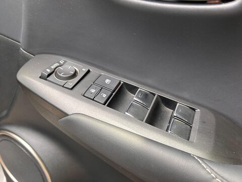 Lexus NX 300H 40