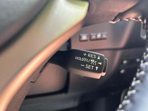 Lexus NX 300H 32