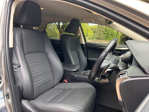 Lexus NX 300H 4