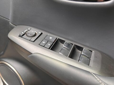 Lexus NX 300H 40