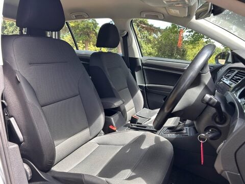 Volkswagen Golf SE NAVIGATION TSI EVO DSG 4