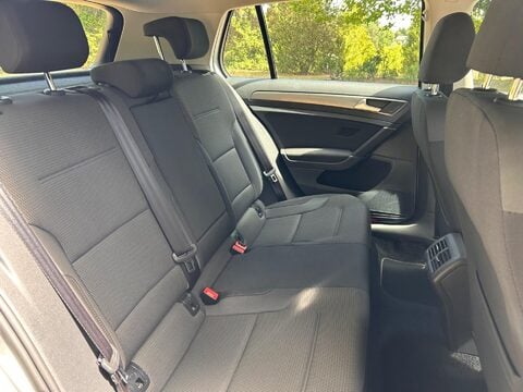 Volkswagen Golf SE NAVIGATION TSI EVO DSG 5