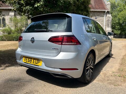 Volkswagen Golf SE NAVIGATION TSI EVO DSG 20