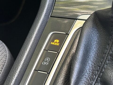 Volkswagen Golf SE NAVIGATION TSI EVO DSG 26