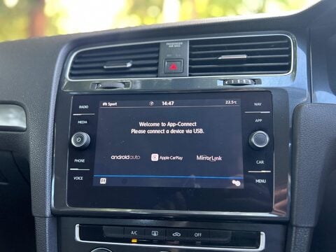 Volkswagen Golf SE NAVIGATION TSI EVO DSG 31