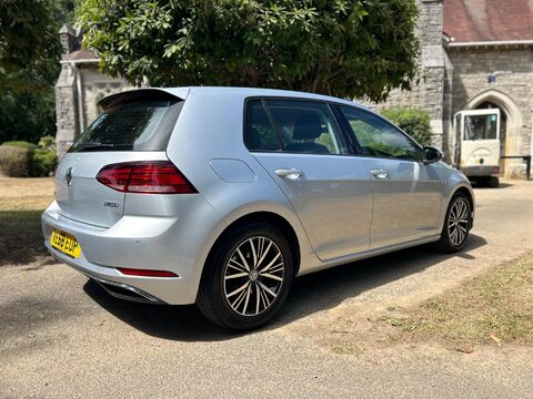 Volkswagen Golf SE NAVIGATION TSI EVO DSG 19