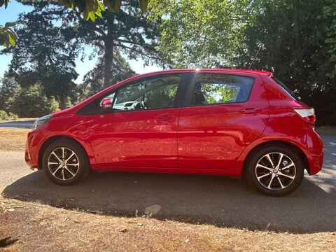 Toyota Yaris VVT-I ICON TECH 34