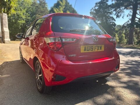 Toyota Yaris VVT-I ICON TECH 40