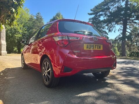 Toyota Yaris VVT-I ICON TECH 38