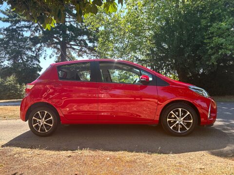 Toyota Yaris VVT-I ICON TECH 44
