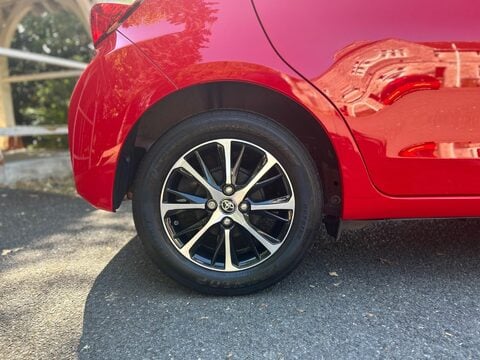 Toyota Yaris VVT-I ICON TECH 10