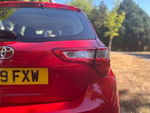 Toyota Yaris VVT-I ICON TECH 36