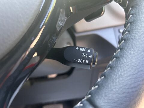 Toyota Yaris VVT-I ICON TECH 25