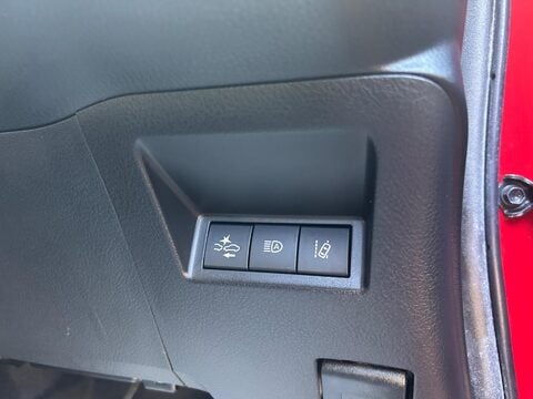 Toyota Yaris VVT-I ICON TECH 27