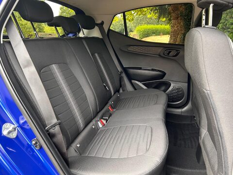Hyundai i10 MPI PREMIUM 6