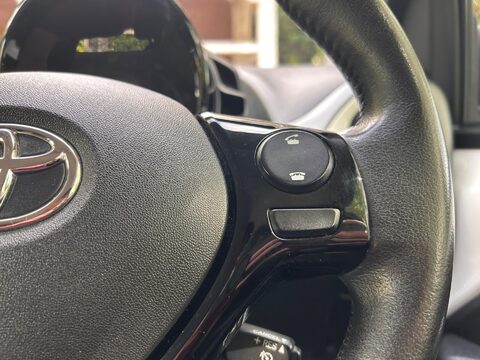 Toyota Aygo VVT-I X-PLAY 25