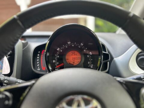 Toyota Aygo VVT-I X-PLAY 30