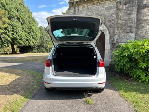 Volkswagen Golf SV GT TSI 40