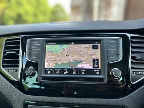 Volkswagen Golf SV GT TSI 4