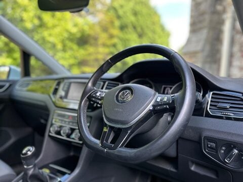 Volkswagen Golf SV GT TSI 22