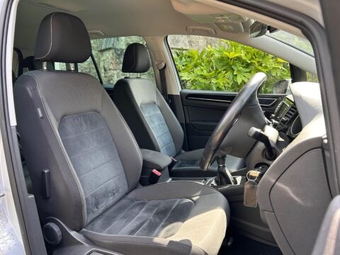 Volkswagen Golf SV GT TSI 5