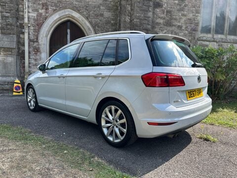 Volkswagen Golf SV GT TSI 21