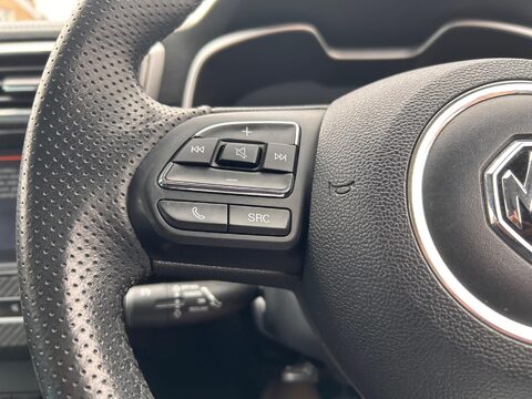 MG ZS EXCLUSIVE 27