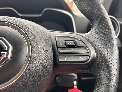 MG ZS EXCLUSIVE 28