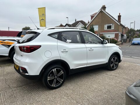 MG ZS EXCLUSIVE 17