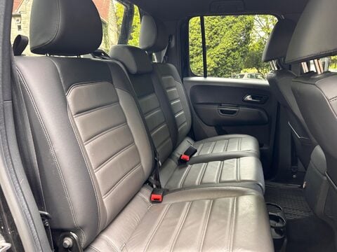 Volkswagen Amarok DC V6 TDI BLACK EDITION 4MOTION 7