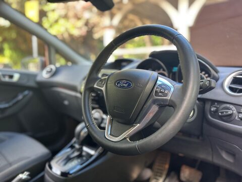 Ford Fiesta TITANIUM 7