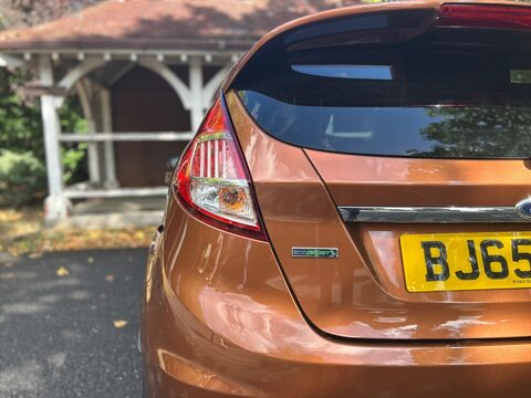 Ford Fiesta TITANIUM 35