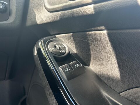 Ford Fiesta TITANIUM 27
