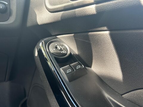 Ford Fiesta TITANIUM 27