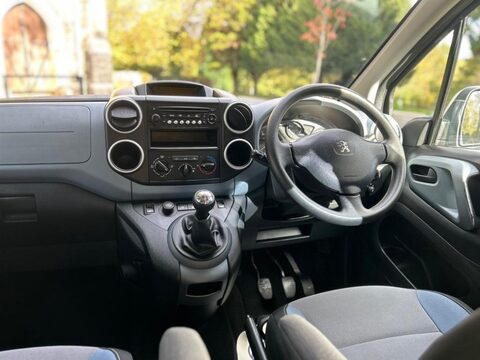 Peugeot Partner Tepee HORIZON S AC 8