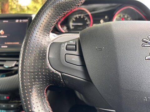 Peugeot 2008 PURETECH S/S GT LINE 23