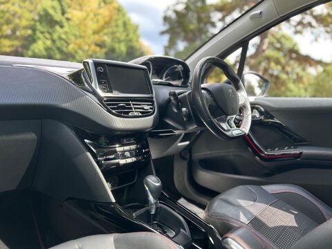 Peugeot 2008 PURETECH S/S GT LINE 17