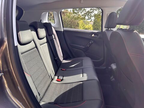 Peugeot 2008 PURETECH S/S GT LINE 19