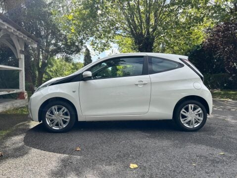 Toyota Aygo VVT-I X-PRESSION 16