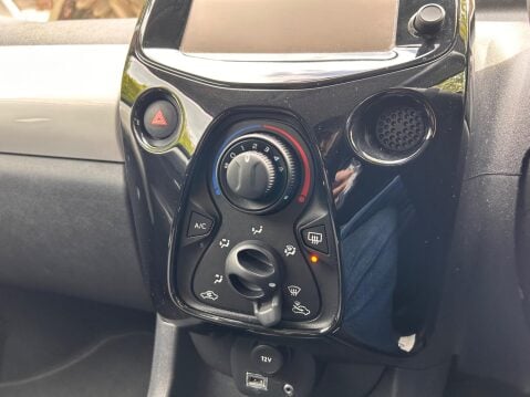 Toyota Aygo VVT-I X-PRESSION 30