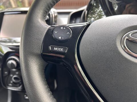 Toyota Aygo VVT-I X-PRESSION 24