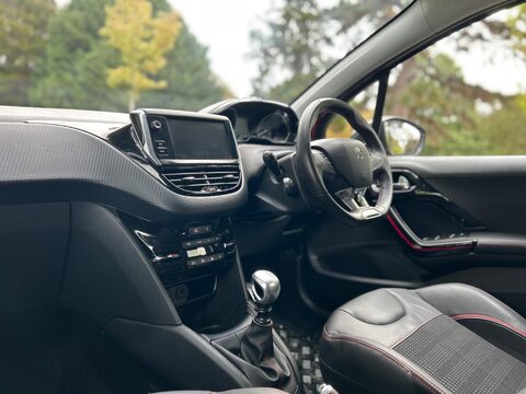 Peugeot 208 S/S GT LINE 16