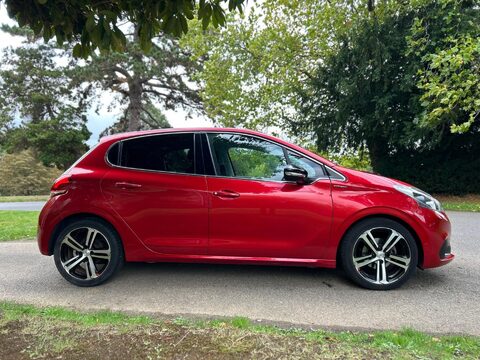 Peugeot 208 S/S GT LINE 13