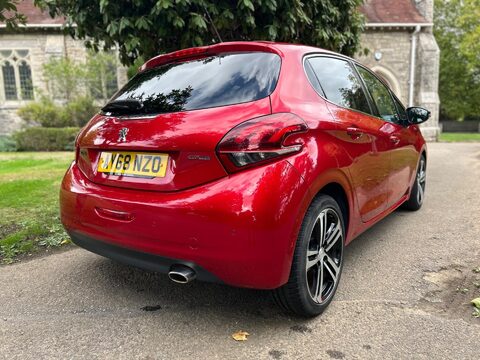 Peugeot 208 S/S GT LINE 14