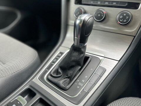 Volkswagen Golf SE TSI BLUEMOTION TECHNOLOGY DSG 6